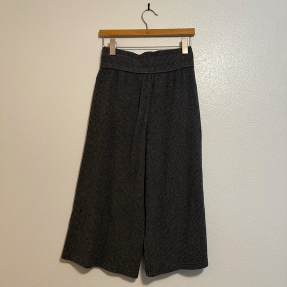 lululemon - Retreat Yourself Crop Heathered Core Dark Ribbed Grey - Size 4 / XS - Picture 4 of 15